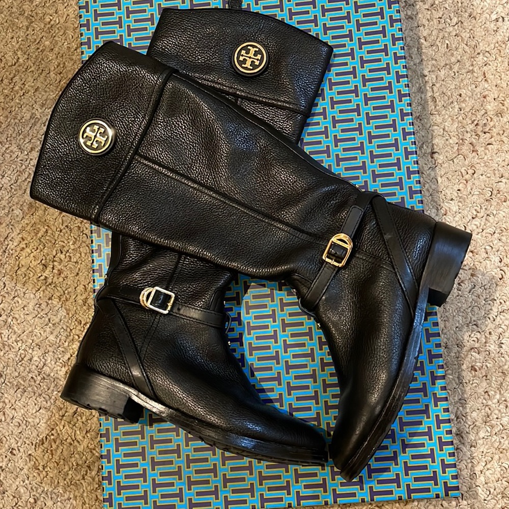 Size 8 authentic Tory Burch boots